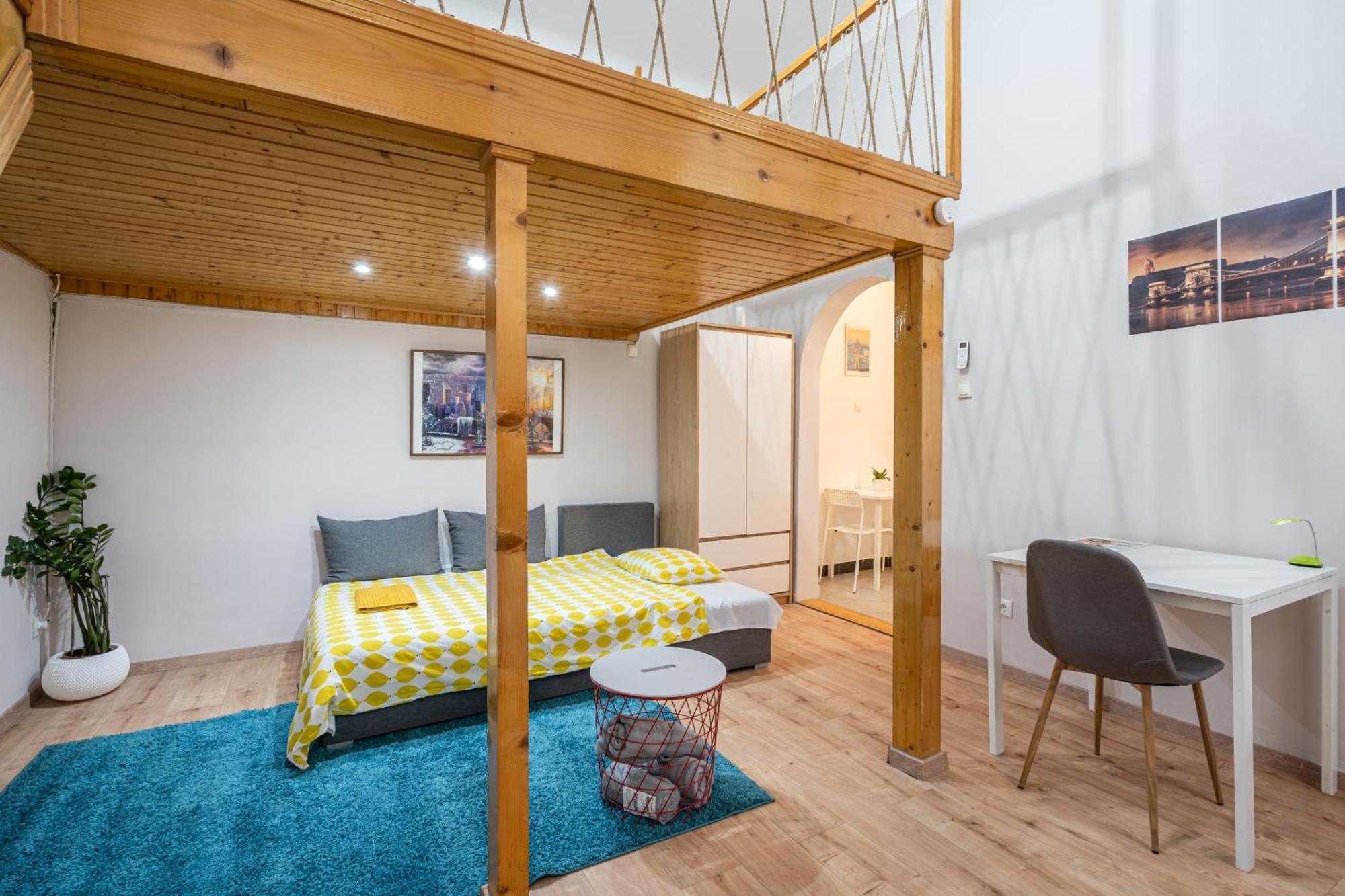 Affordable Heroes' Square Residence ブダペスト エクステリア 写真